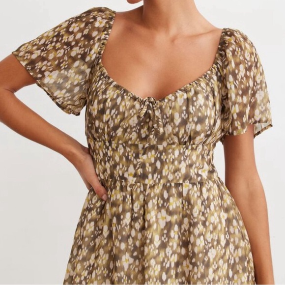 Dynamite Delphine Dress - Picture 2 of 5